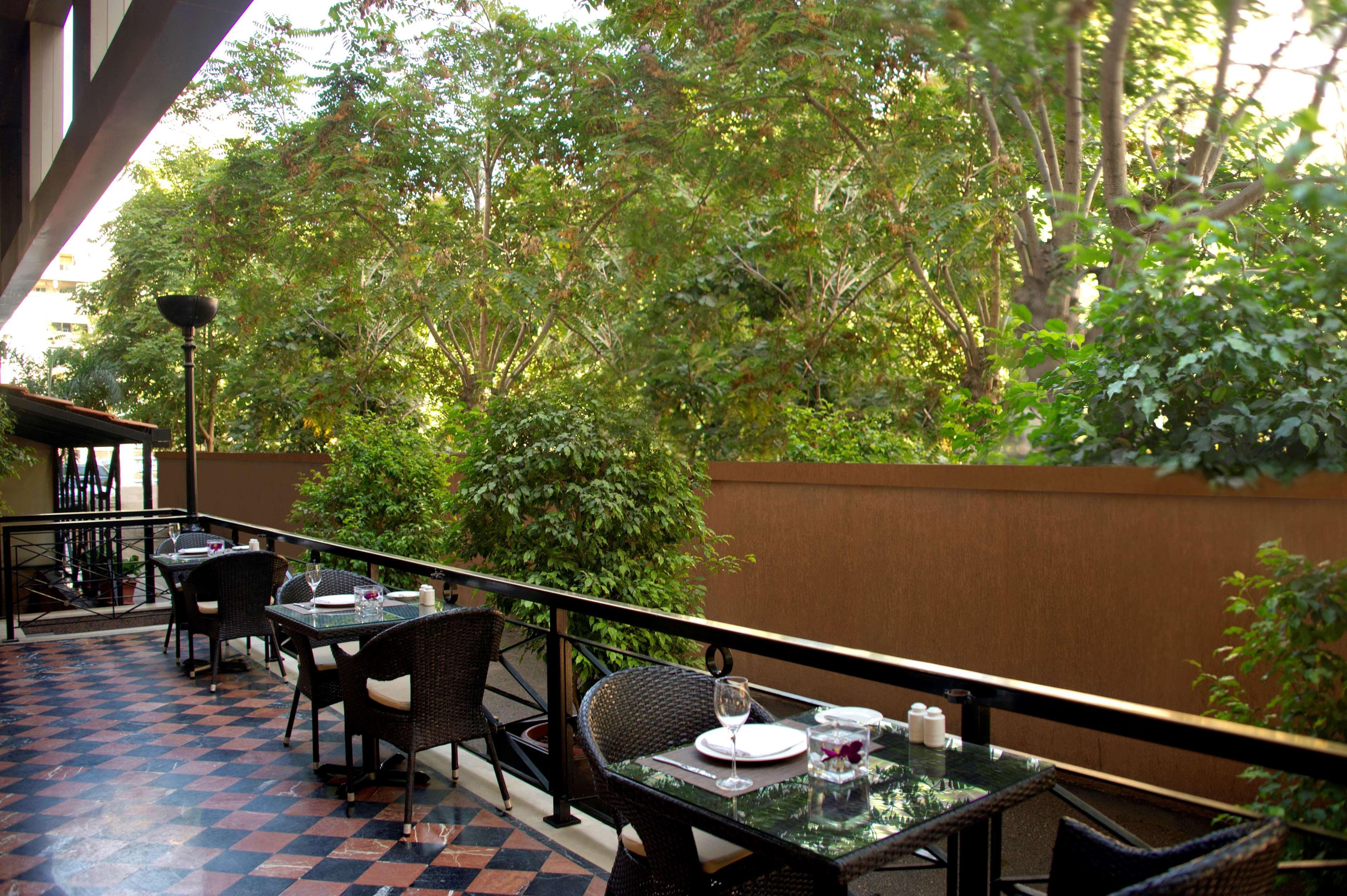 מלון Radisson Blu Martinez ביירות מראה חיצוני תמונה The restaurant