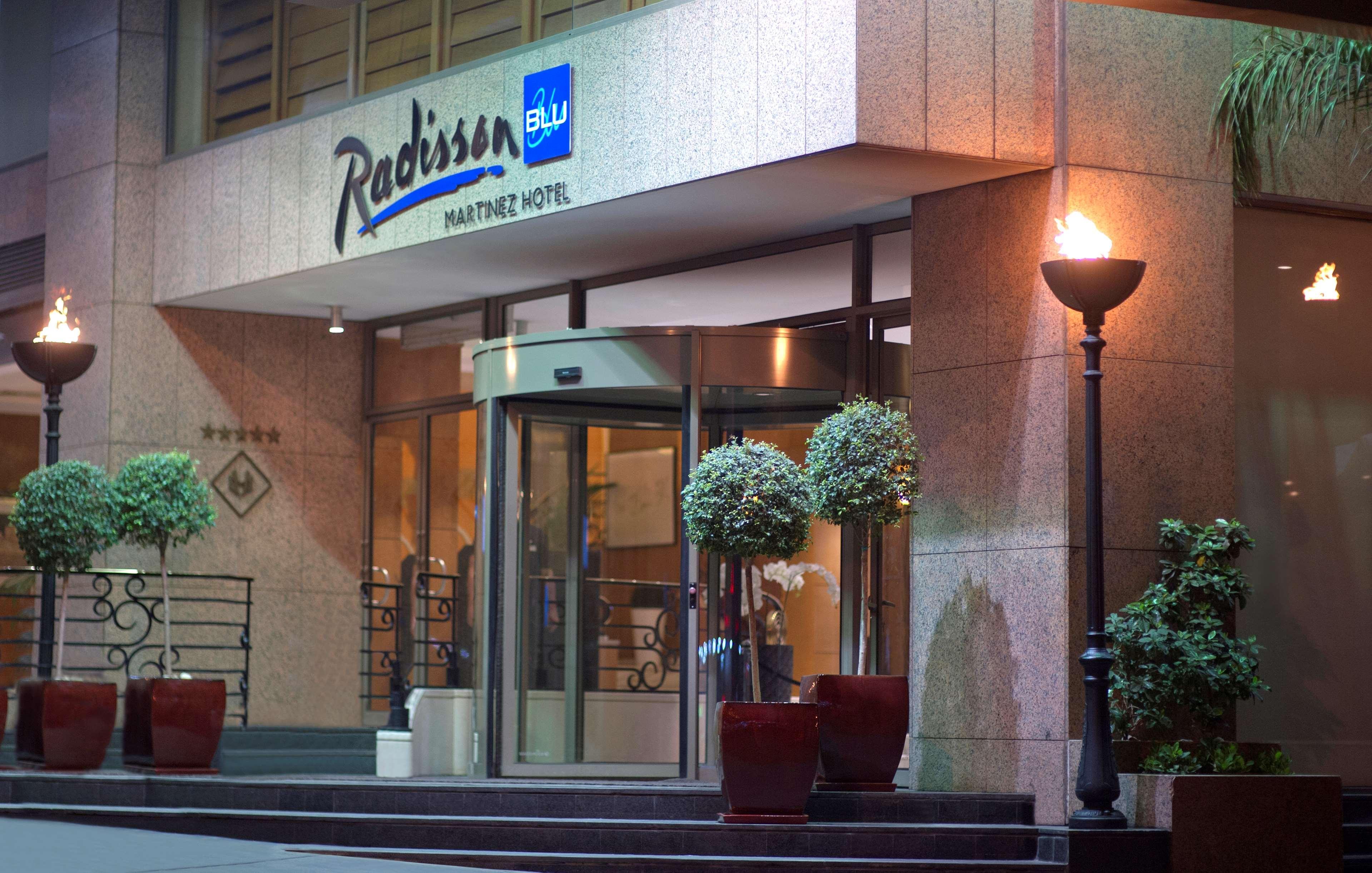 מלון Radisson Blu Martinez ביירות מראה חיצוני תמונה Radisson Blu in Athens