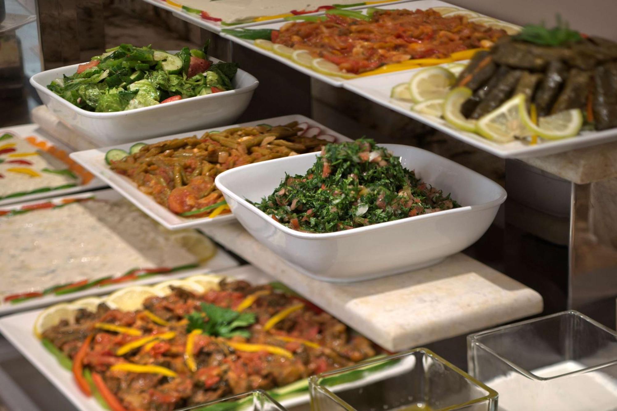 מלון Radisson Blu Martinez ביירות מראה חיצוני תמונה Meze