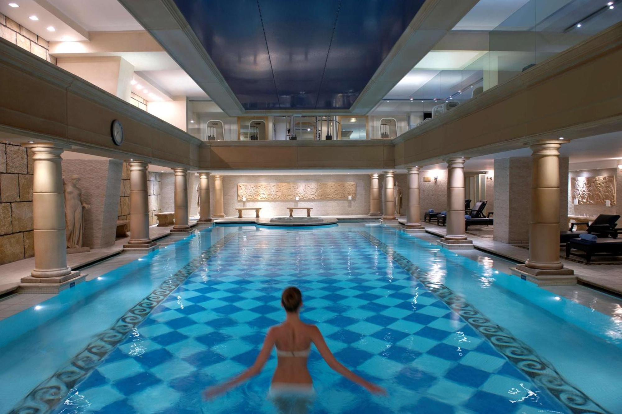 מלון Radisson Blu Martinez ביירות מראה חיצוני תמונה The pool at the Four Seasons Hotel, Istanbul