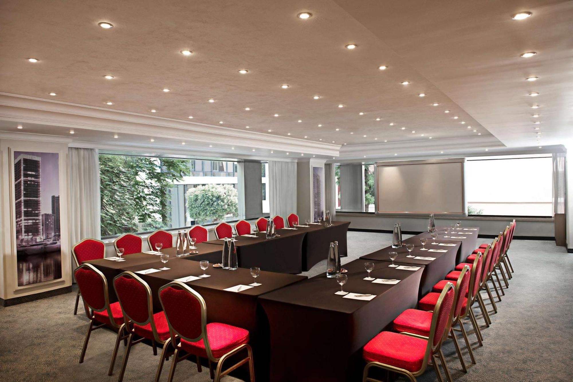 מלון Radisson Blu Martinez ביירות מראה חיצוני תמונה Meeting room