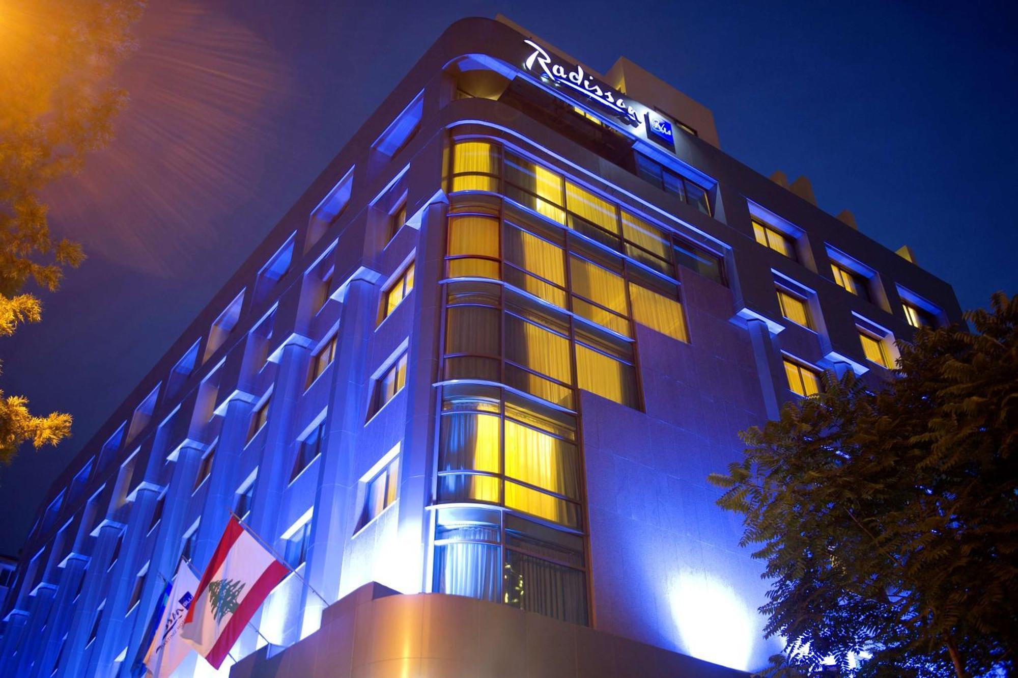 מלון Radisson Blu Martinez ביירות מראה חיצוני תמונה The Radisson SAS Royal Hotel in Copenhagen, Denmark